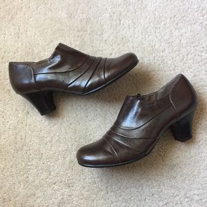 Aerosoles A2 Heelrest Brown Booties